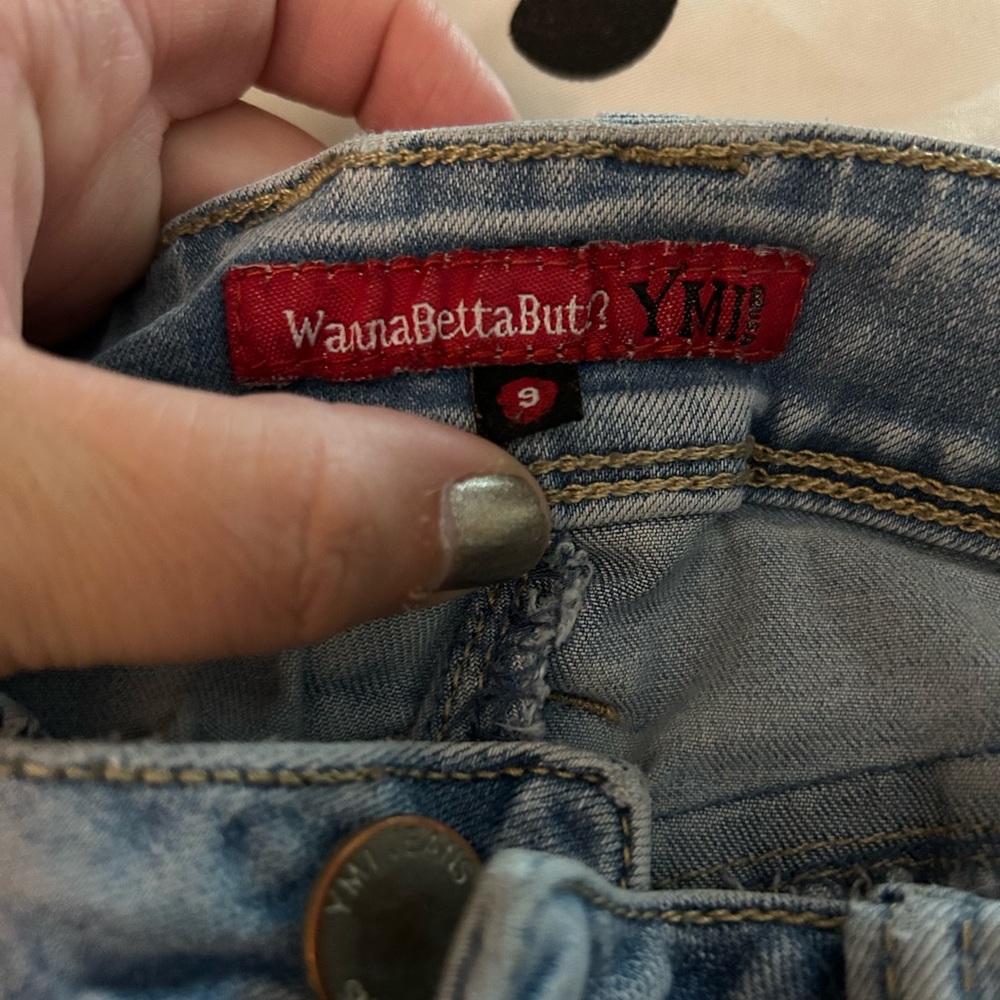 Women’s Jeans - Picture 2 of 3